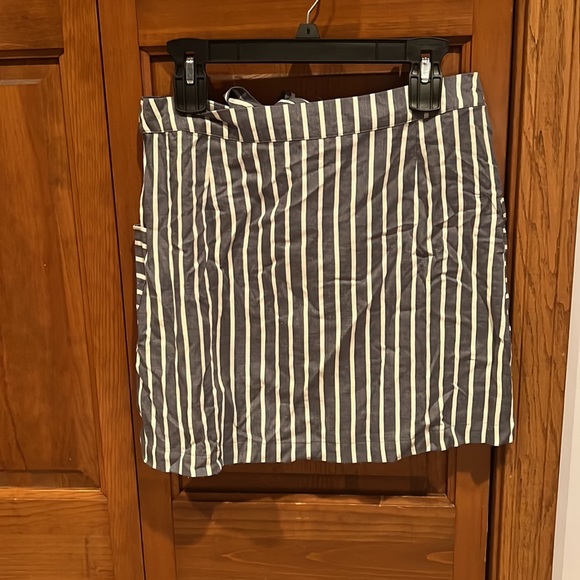 Button up skirt - Picture 2 of 3